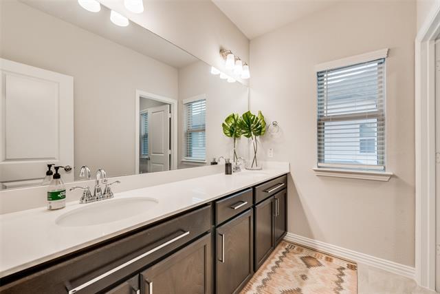 Building Photo - 3618 River Trail