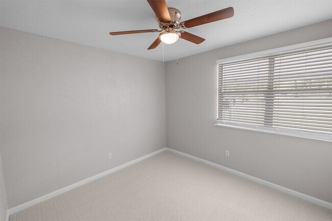 Building Photo - 16766 Lake Cir