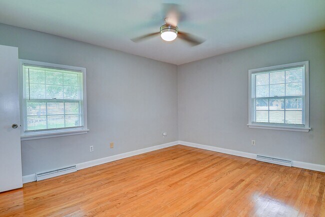 Building Photo - STUNNING 3 BEDROOM RANCH WATERFRONT HOME ON 1 ACRE W/ 1 CAR GARAGE!!