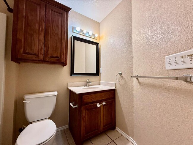 Building Photo - Rental