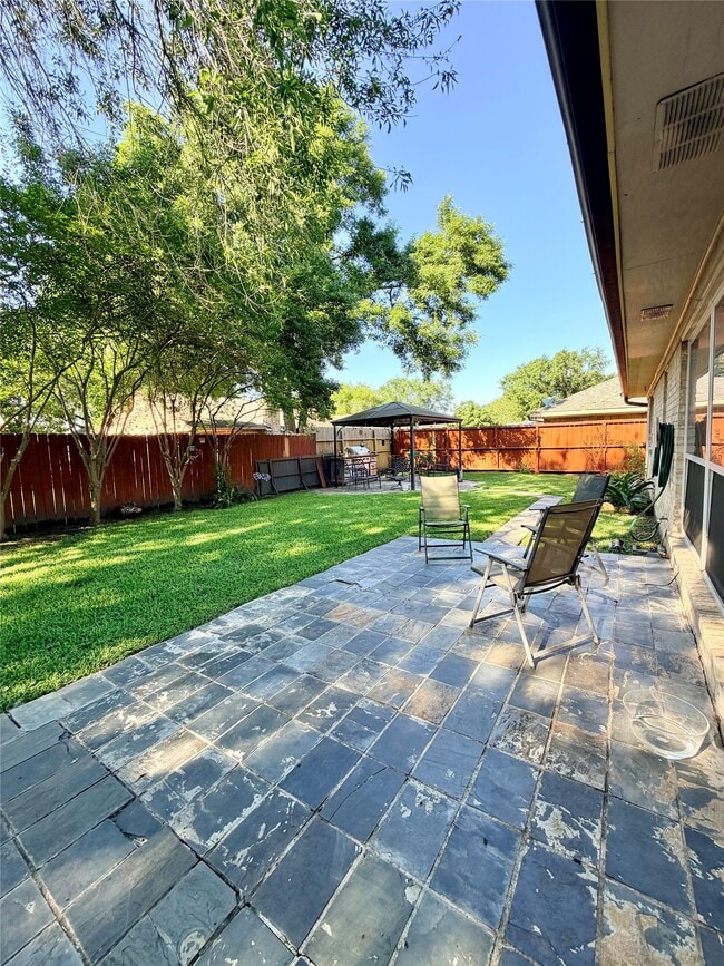 Building Photo - 6610 La Puente Dr