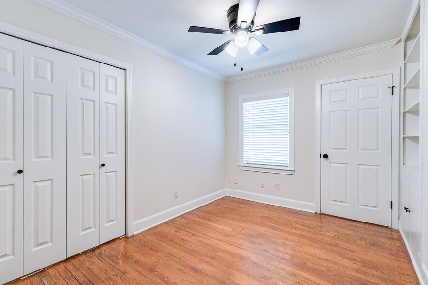 Building Photo - 221 Woodvale Ave