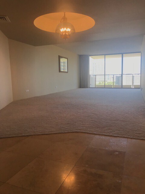 Building Photo - Waikiki Wailana 2 Bed 2 bath 1 Cov Park 14th Flr Park/Ocean View Condo (1860 Ala Moana, Unit 1402...