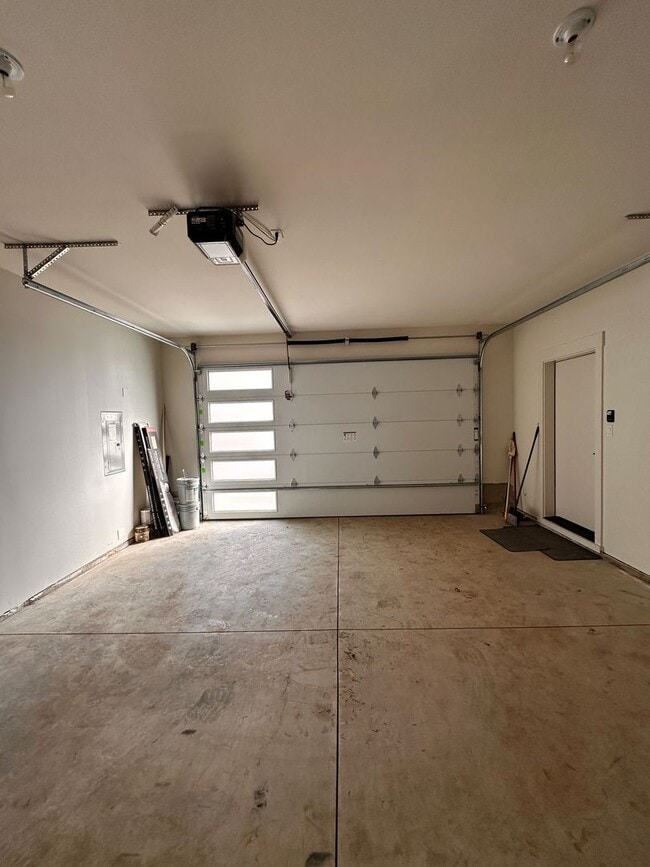 Building Photo - Newly Built Luxury Duplex in Keizer