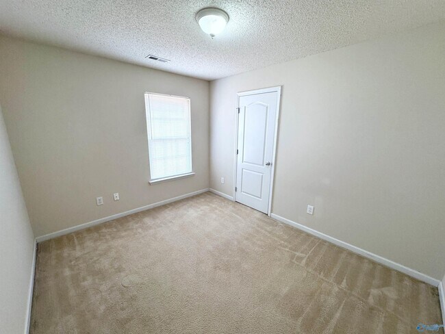 Building Photo - 120 Clover Ridge Dr