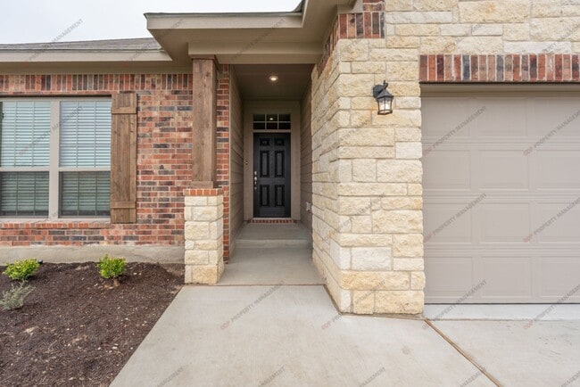 Building Photo - 742 Friar Tuck Dr