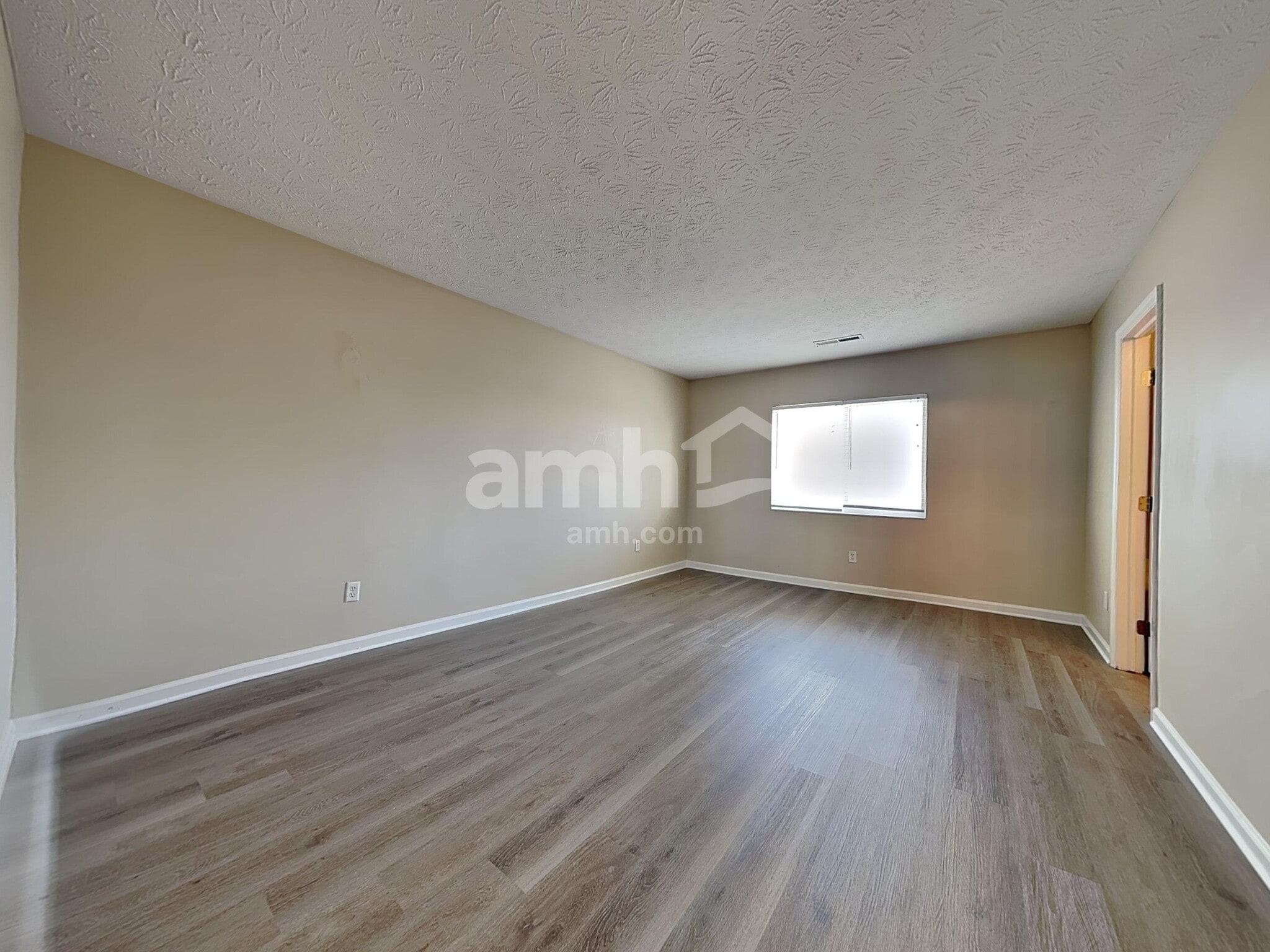 Building Photo - 10024 Oriole Ct