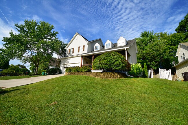 Building Photo - 1204 Edenbridge Way