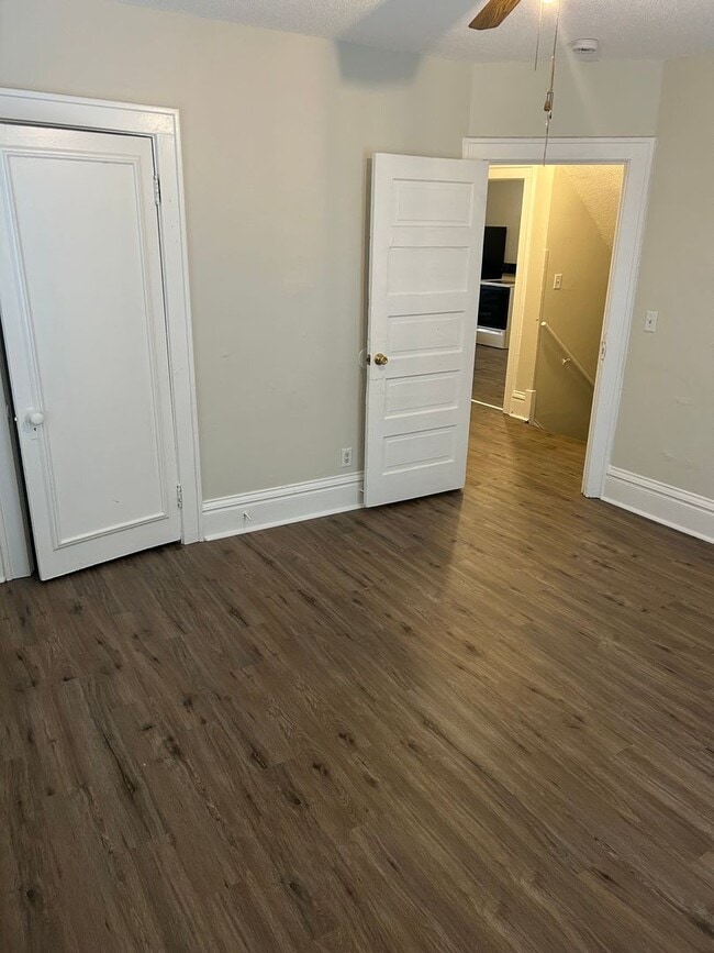 Building Photo - 511 N Penn Ave