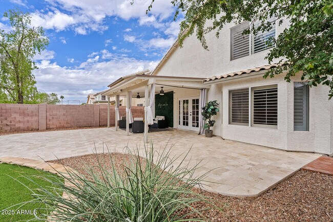 Building Photo - 861 W Shellfish Dr