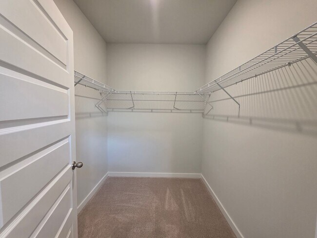 Building Photo - For Lease!! Experience comfortable, low-maintenance living in one of Gallatin’s premier active-ad...