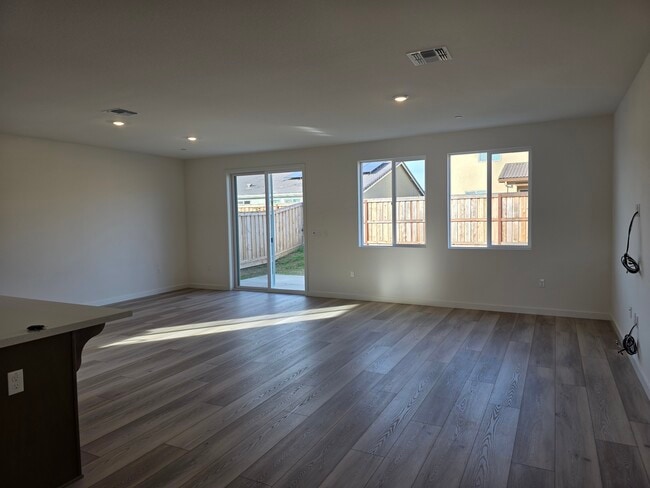 Building Photo - 2142 Hunter Crk Dr