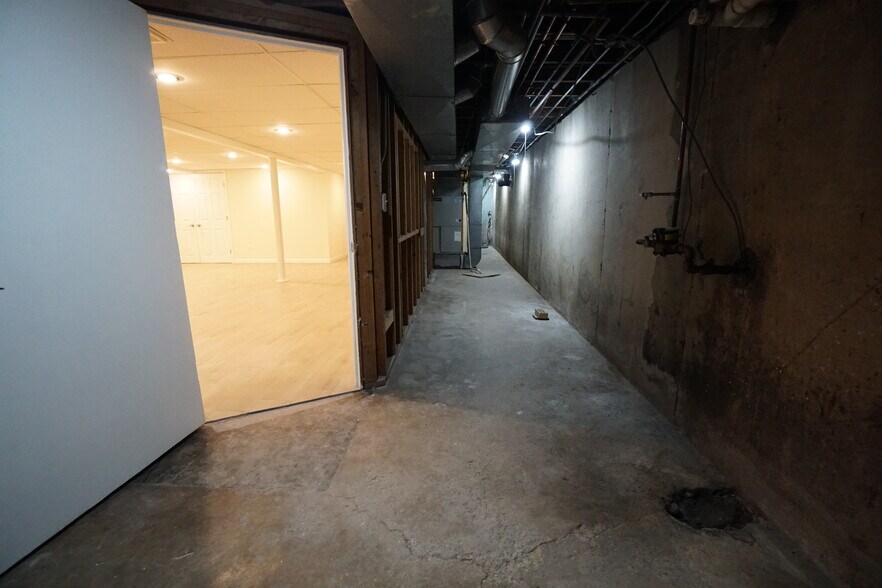 Building Photo - 28W383 Behrs Circle Dr S