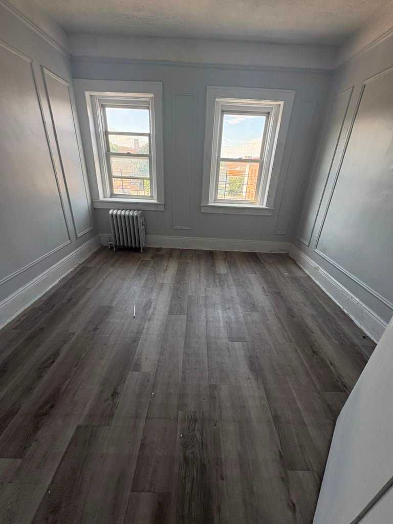 Building Photo - 107 Elm St