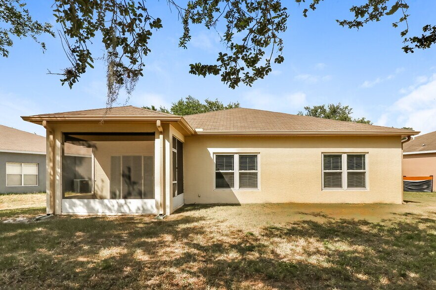 Building Photo - 742 Star Pointe Dr