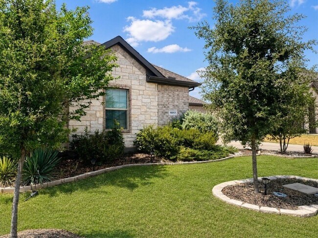 Building Photo - 1017 Greencove Dr