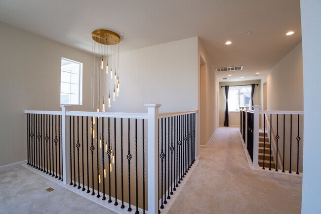 Building Photo - 3625 Blue Bird Dr