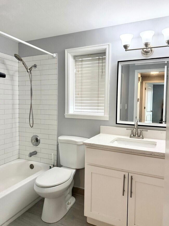 Building Photo - 1346 Forestdale Ct