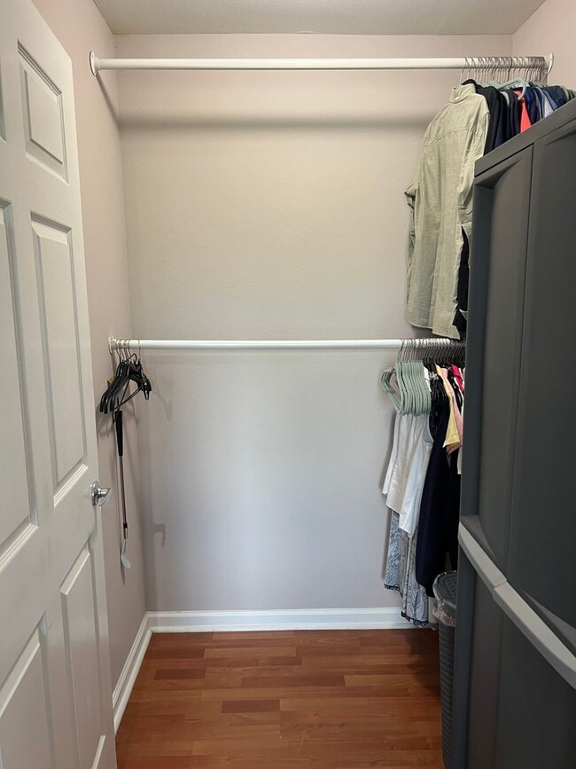 Building Photo - First Floor Condo at Bridgepointe - Beauti...