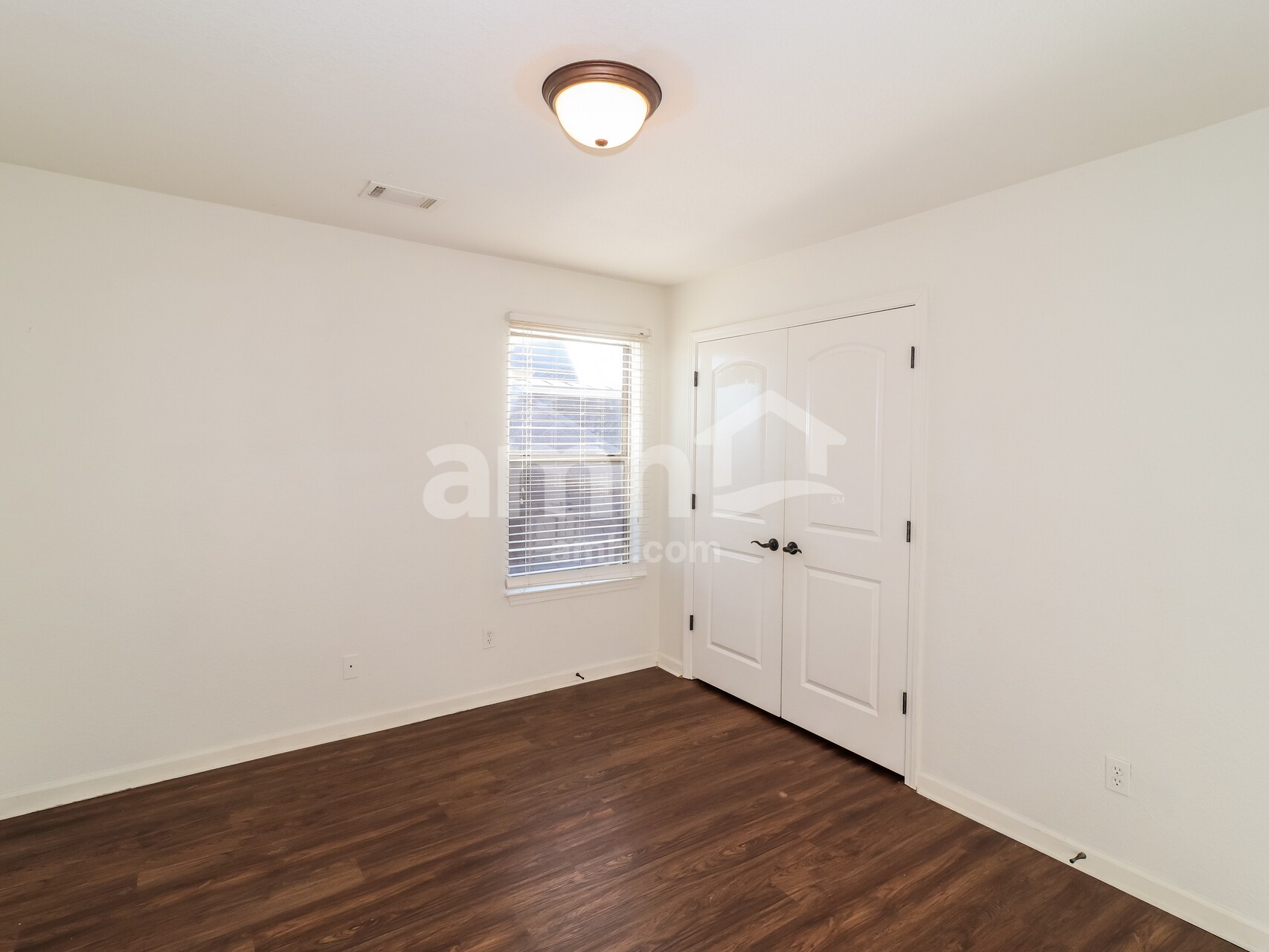 Building Photo - 440 Green Willow Cv