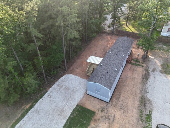 Building Photo - 715 Windwood Dr