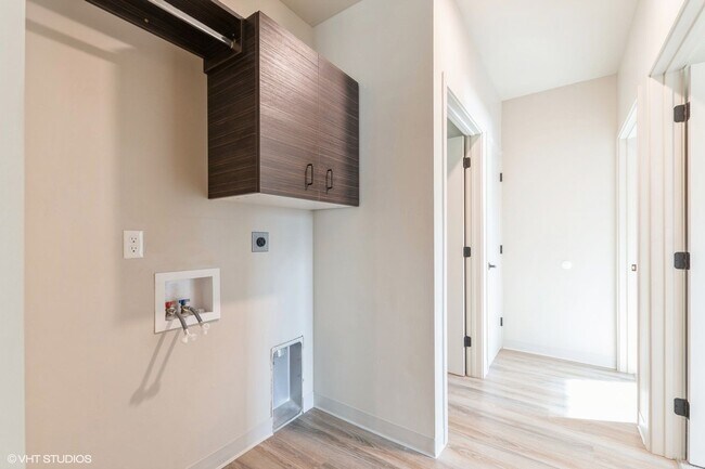 Building Photo - Eagle Valley Ranch Apartments