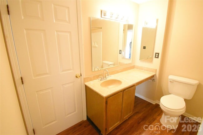 Building Photo - 108 Water Oak Dr