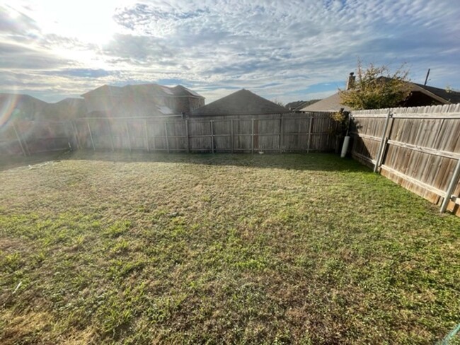 Building Photo - Spacious Home in Burleson ISD