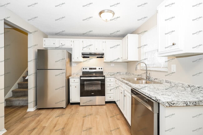 Building Photo - 2564 Weyburn Rd