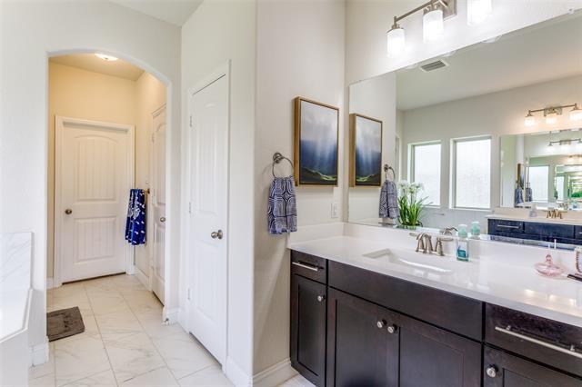 Building Photo - 4004 Oyster Creek Ct