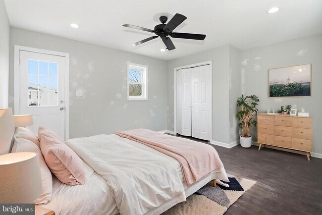 Building Photo - 4 Coville Dr