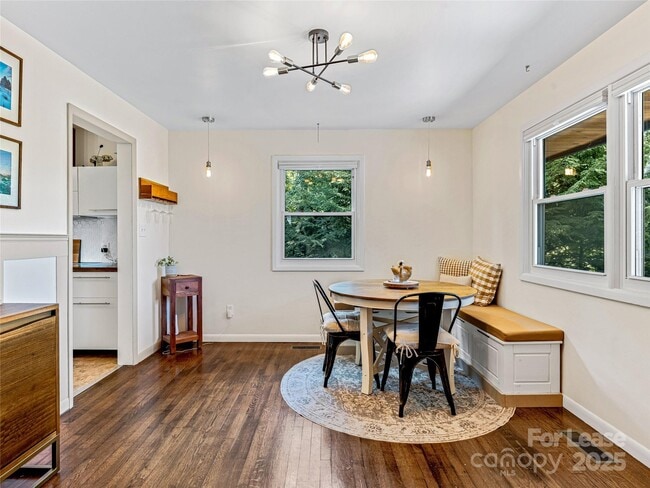 Building Photo - 44 Broadview Ave