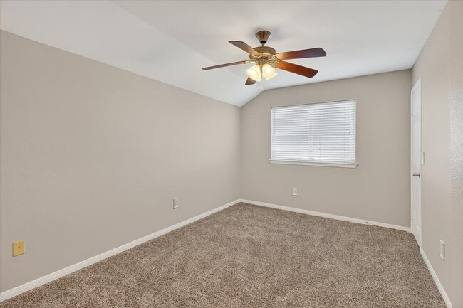 Building Photo - 2110 Encino Dr