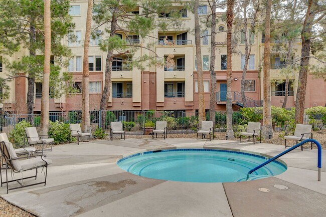Building Photo - 210 E Flamingo Rd