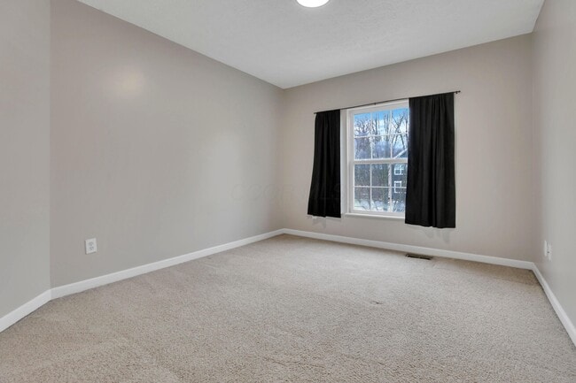 Building Photo - 3796 Village Club Dr