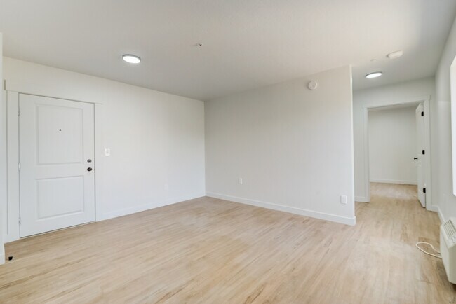 Building Photo - 404 E 5600 S