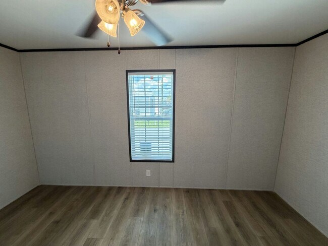 Building Photo - 156 Lakeside Garden Cir