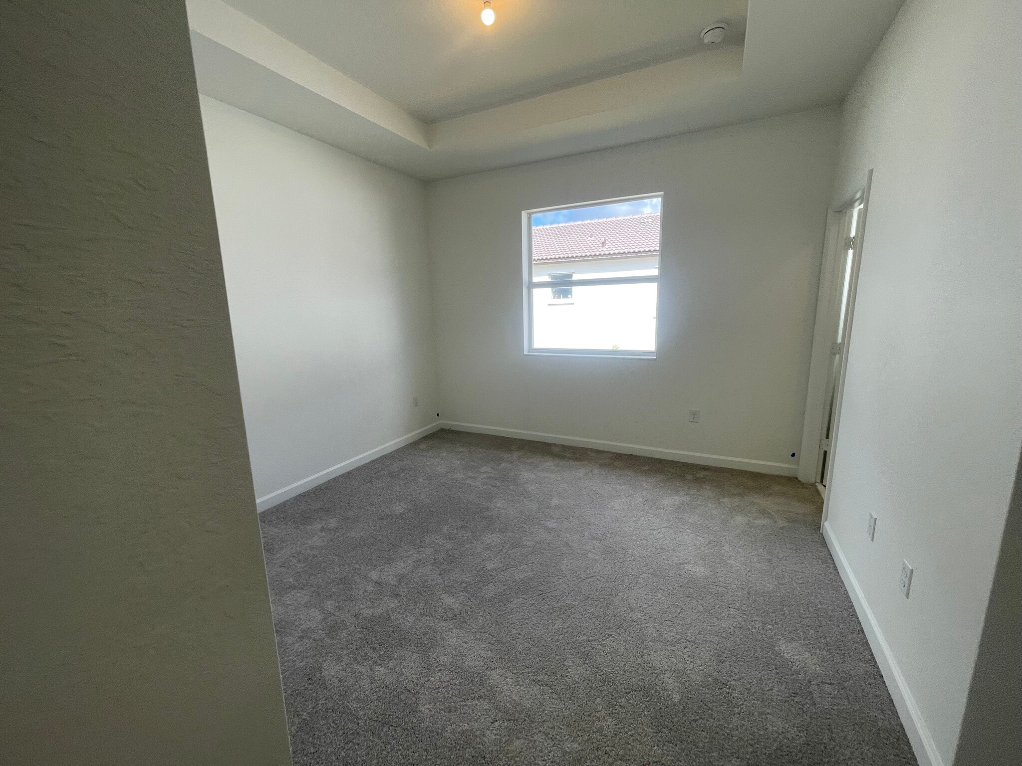 Building Photo - 2811 SE 17th Ave
