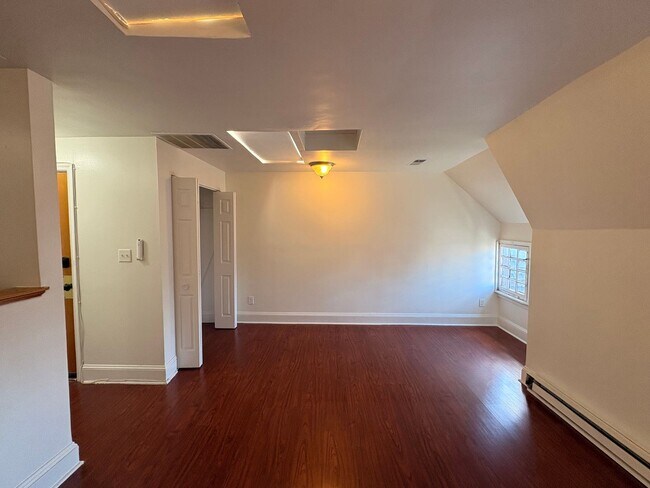 Interior Photo - 112 E. Preston St