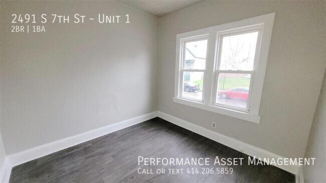 Building Photo - Charming 2BD/1BA Southside Lower Unit