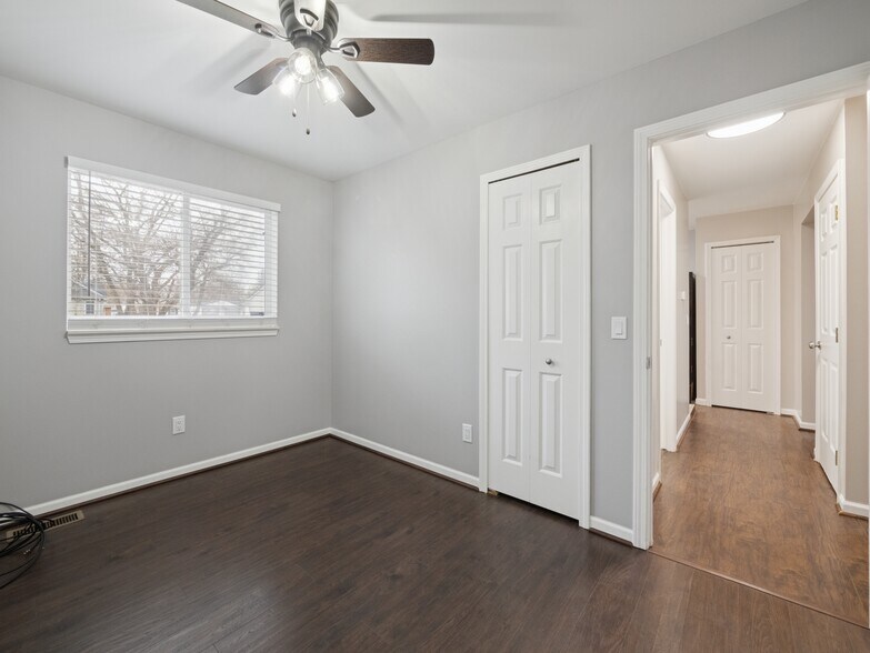 Bedroom 1 - 8204 Toepfer Rd