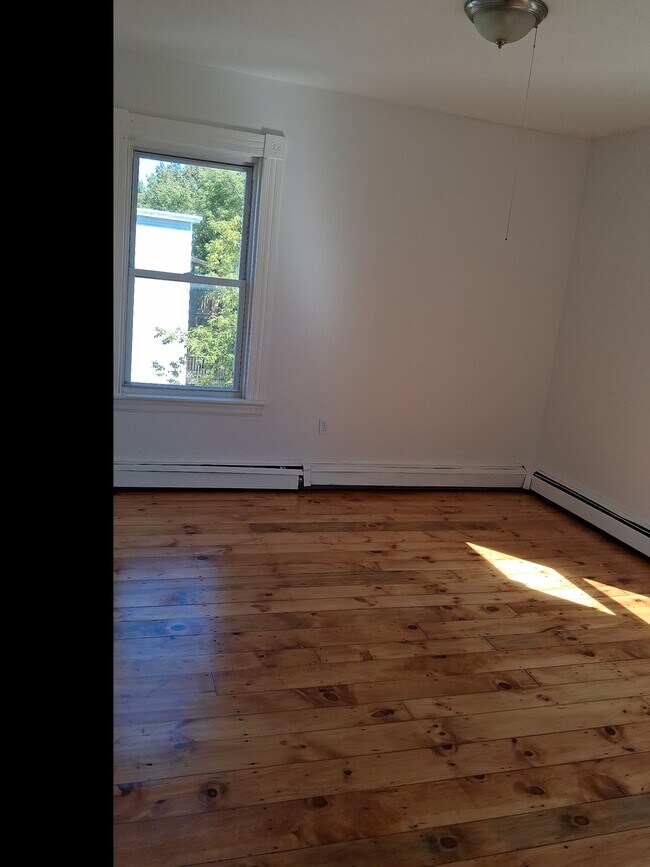 Building Photo - 131 Clarendon St