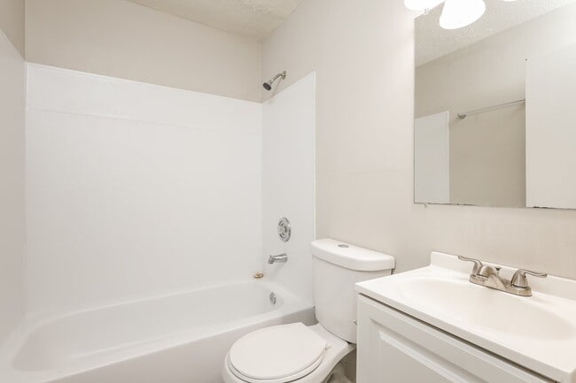 Building Photo - 7728 Aurora Dr