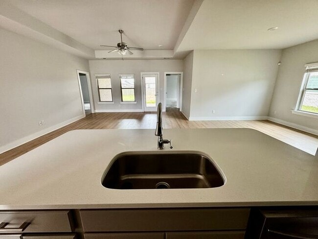 Building Photo - Home in Tech Corridor with office