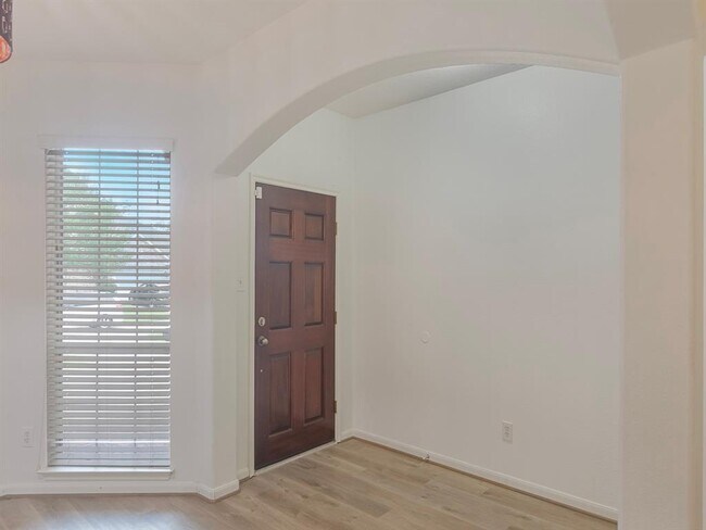 Building Photo - 51 N Regan Mead Cir