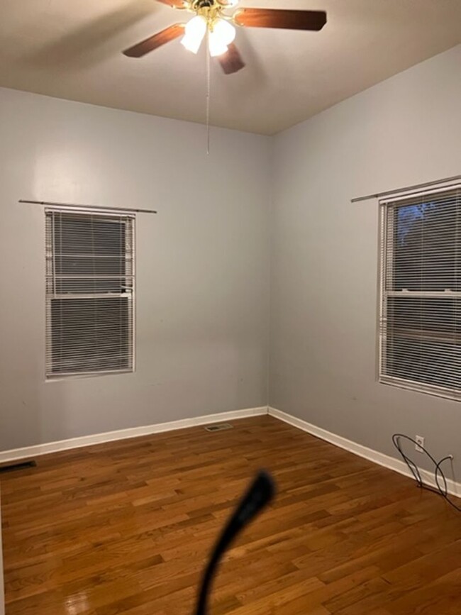 Building Photo - Knoxville 37917 - 2 bedroom, 2 bath home -...