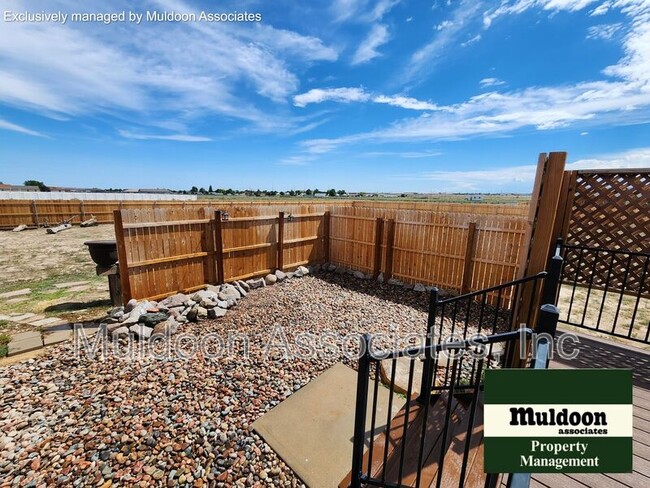 Building Photo - 326 N Longmont Dr