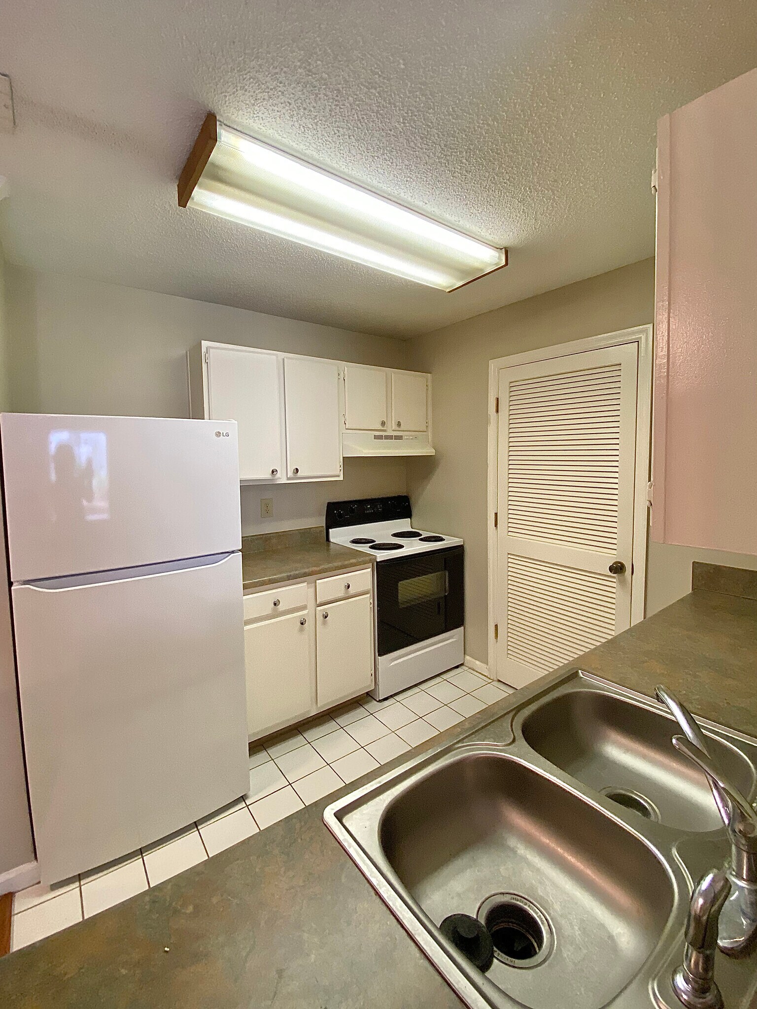 Building Photo - 513 Granville Ct