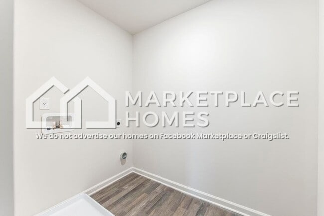 Building Photo - 198 Price Ml Trl