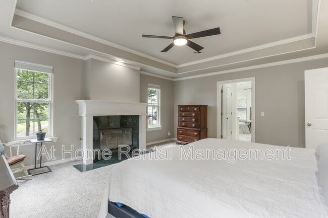 Building Photo - 1220 Renaissance Dr